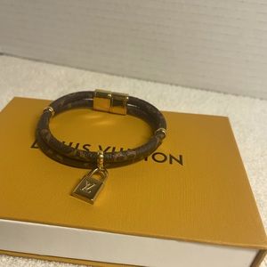 Louis Vuitton Braclet